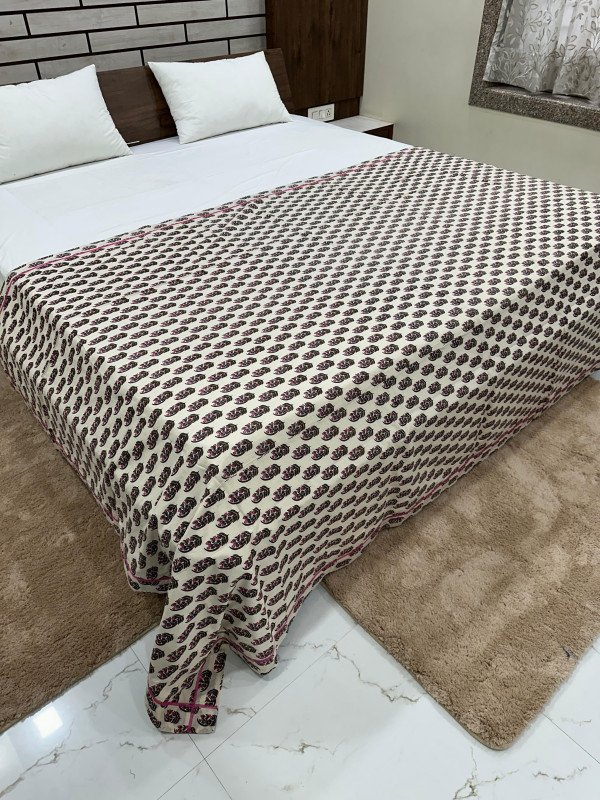 DOHAR BOUDLE BED KING SIZE