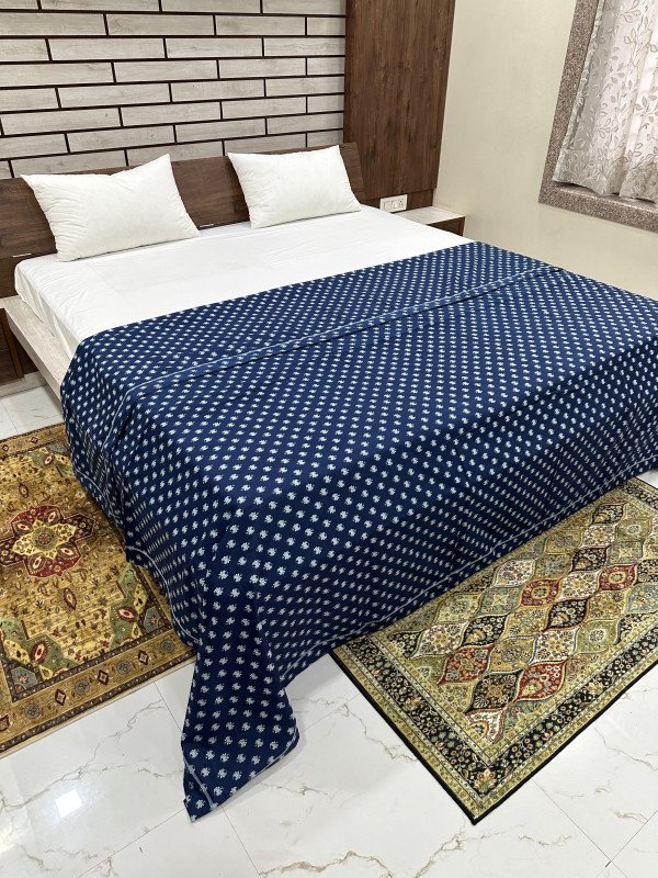 DOHAR BOUDLE BED KING SIZE