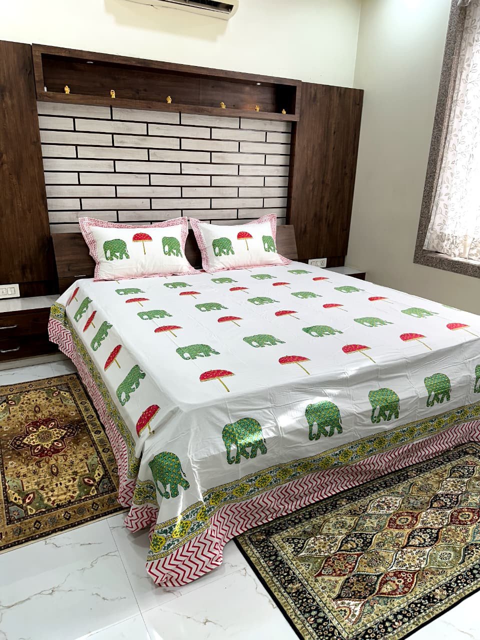 BEDSHEET KING SIZE WITH  PILLOW COVERS