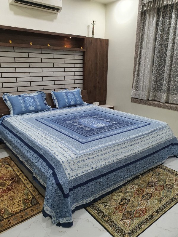 BEDSHEET KING SIZE WITH FRILL PILLOW COVERS