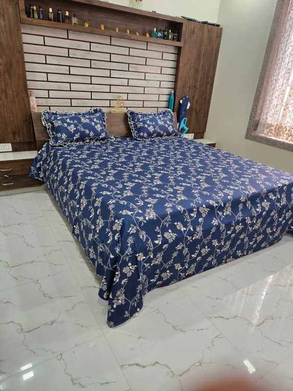 BEDSHEET KING SIZE WITH FRILL PILLOW COVERS