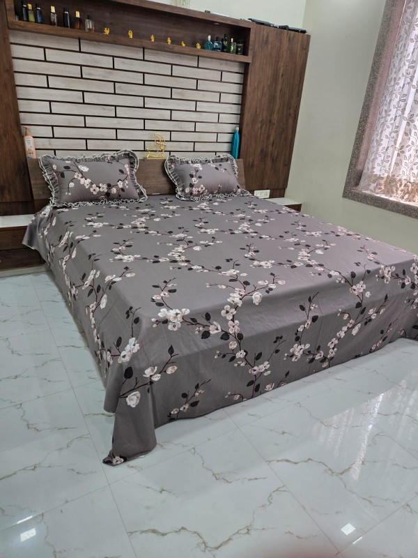 KING SIZE BEDSHEET WITH FRILL PILLOW COVERS (108*108)
