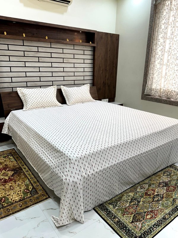 BEDSHEET KING SIZE WITH CULTED PILLOW COVER