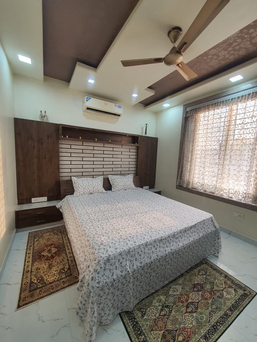 BEDSHEET KING SIZE WITH CULTED PILLOW COVER