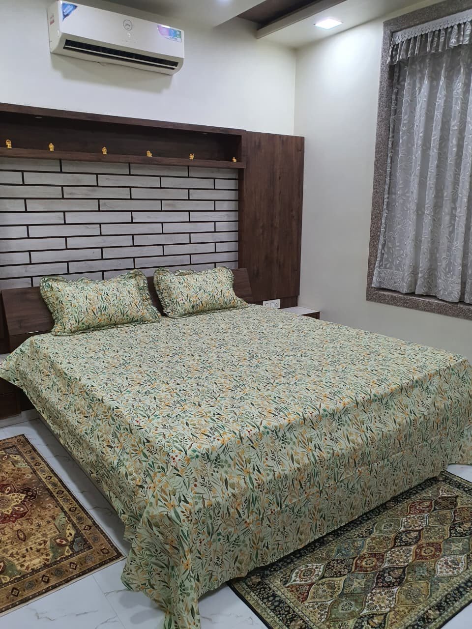 BEDSHEET KING SIZE WITH CULTED PILLOW COVER