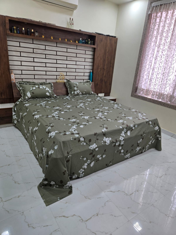 BEDSHEET KING SIZE WITH FRILL PILLOW COVERS