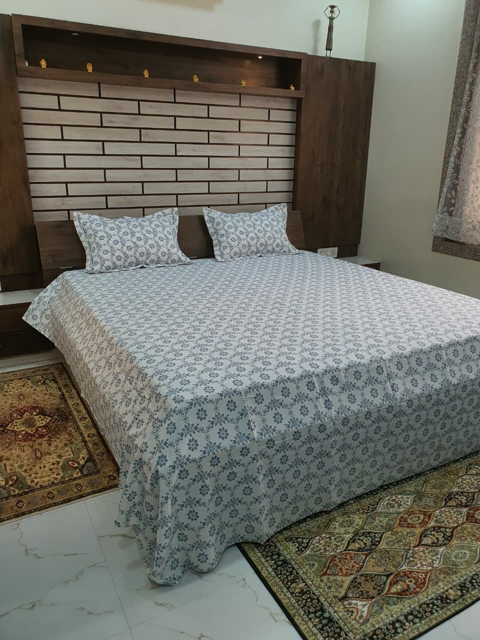 BEDSHEET KING SIZE WITH CULTED PILLOW COVER
