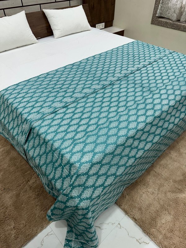 DOHAR BOUDLE BED KING SIZE